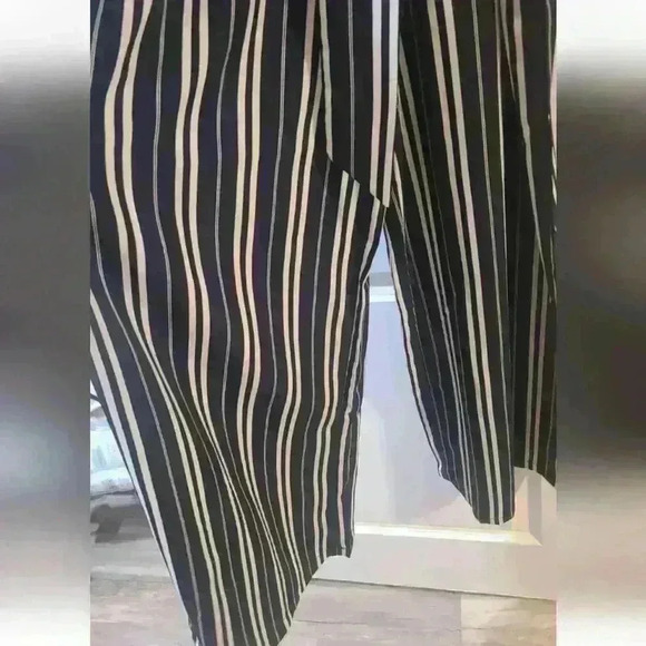BRAND NEW!!! Womens jumpsuit navy and white stripes size large runs MEDIUM - Picture 5 of 9